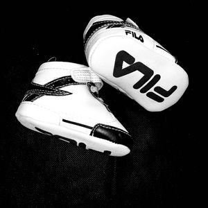 Infant fila sneakers